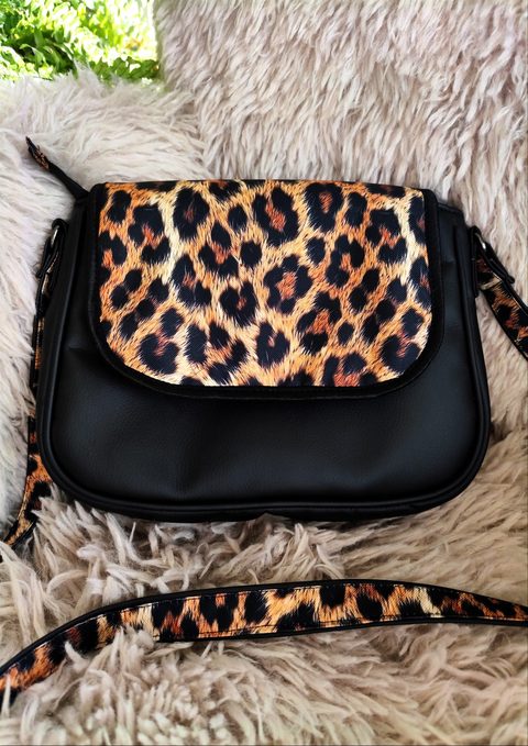 Crossbody kabelka – leopardí motiv, černé detaily